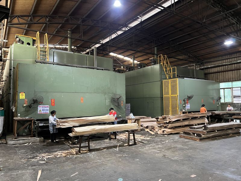 Dongguan Lingfeng Wood Industry Co., Ltd. สายการผลิตของผู้ผลิต
