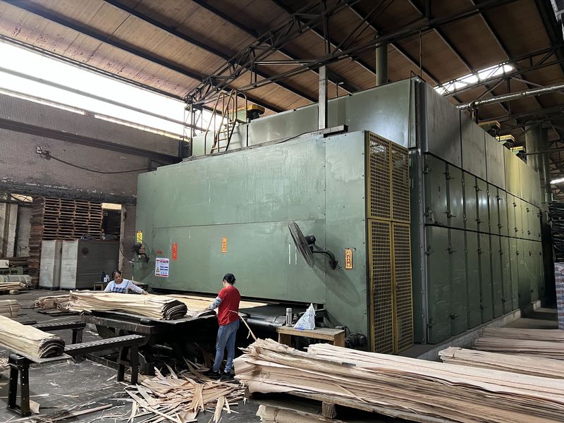 Dongguan Lingfeng Wood Industry Co., Ltd. สายการผลิตของผู้ผลิต