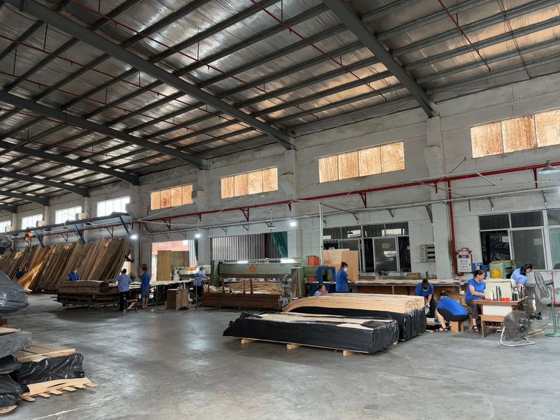Dongguan Lingfeng Wood Industry Co., Ltd. สายการผลิตของผู้ผลิต
