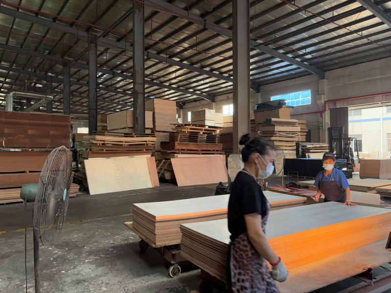 Dongguan Lingfeng Wood Industry Co., Ltd. สายการผลิตของผู้ผลิต